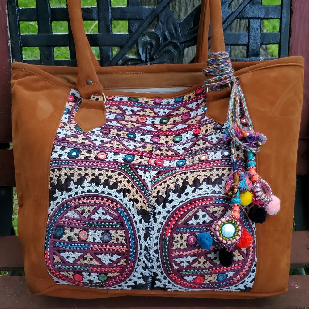 Artisan Banjara free spirit boho Hippie vegan faux suede embroidered bag vtg